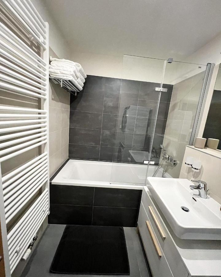 U Jelena Harrachov - Rodinny Apartman U Lesa S Garazi Exterior photo